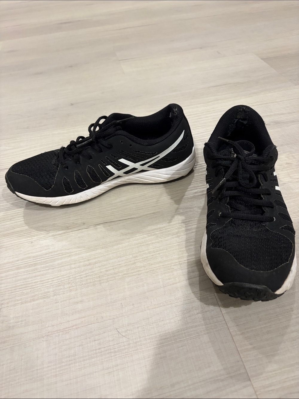 Asics Women’s Black and White Athletic Running Shoes